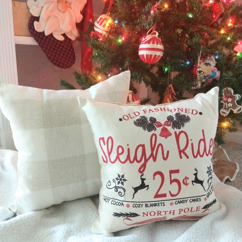 SOLD | Throw Pillow | Christmas | Decor | NWT